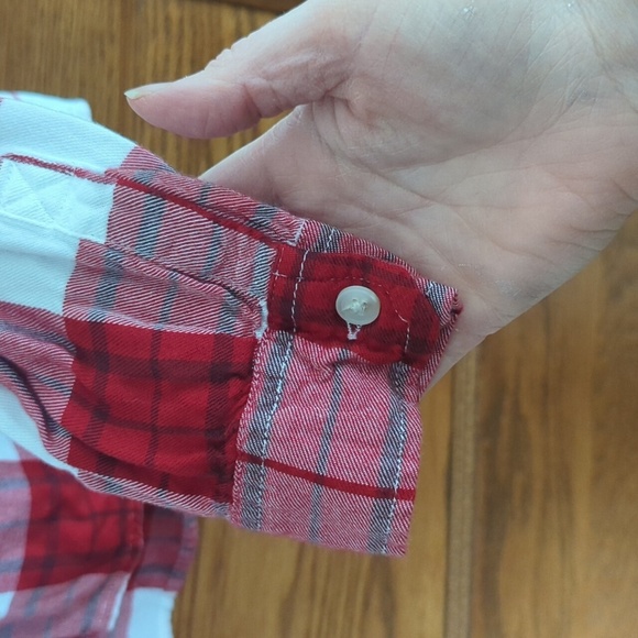 Universal Thread Red and White Plaid Button Down Pocketed Long Sleeve Shirt L - Picture 7 of 7